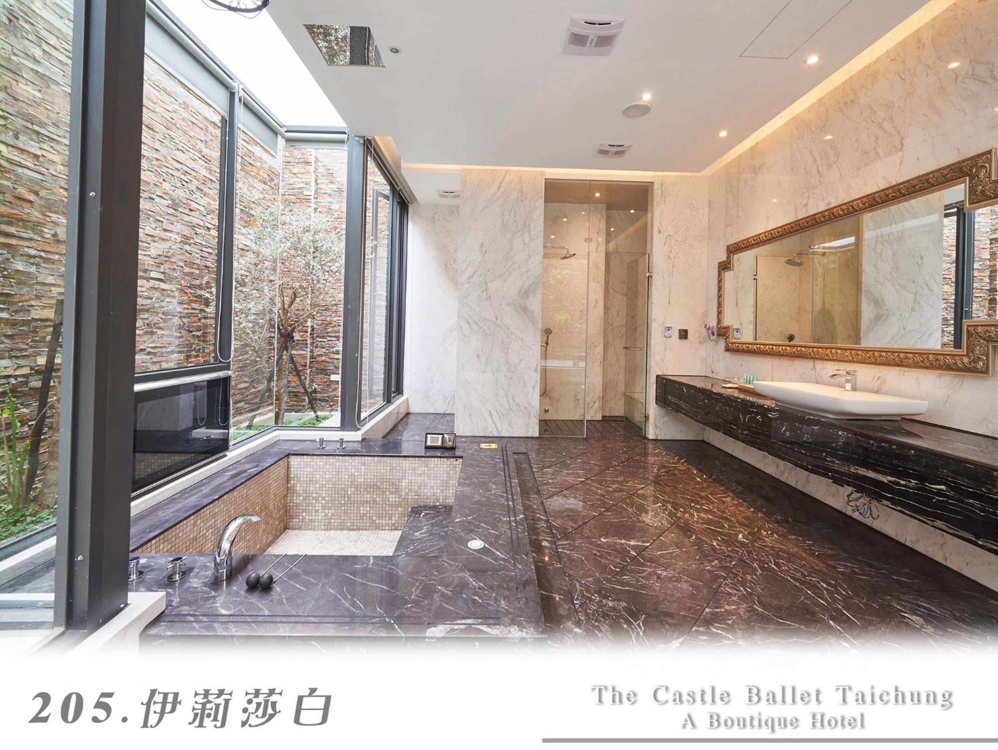 The Castle Ballet Taichung A Boutique Hotel Bagian luar foto